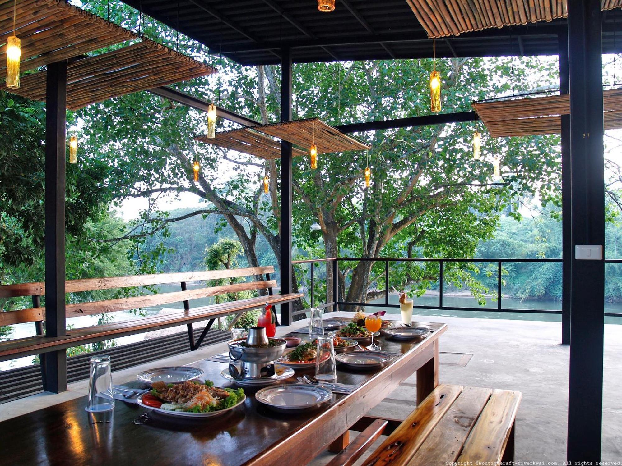 Boutique Raft Resort, River Kwai Sai Yok Ngoại thất bức ảnh