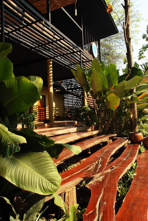 Boutique Raft Resort, River Kwai Sai Yok Ngoại thất bức ảnh
